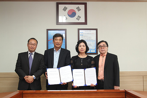 [선별]단체사진 4인.JPG